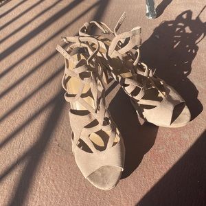 Saks Fifth Avenue Suede peach heels